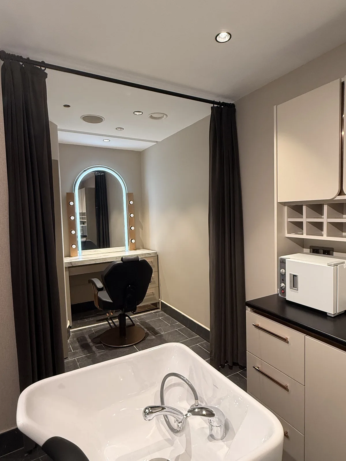 Élite Coiffeur Taksim saç yıkama üniteleri